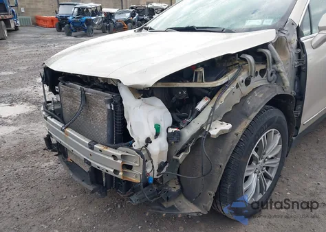 2017 Cadillac Xt5 Luxury from USA, damaged, VIN 1GYKNDRS3HZ136002